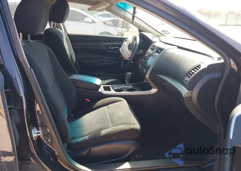 2015 Nissan Altima 2.5 S z USA, uszkodzony, nr VIN 1N4AL3AP1FN881608